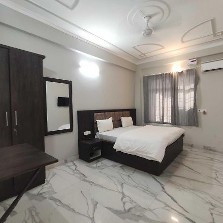 Oyo 92169 Apple Leaf Banquet & Hotel Aligarh Exterior photo