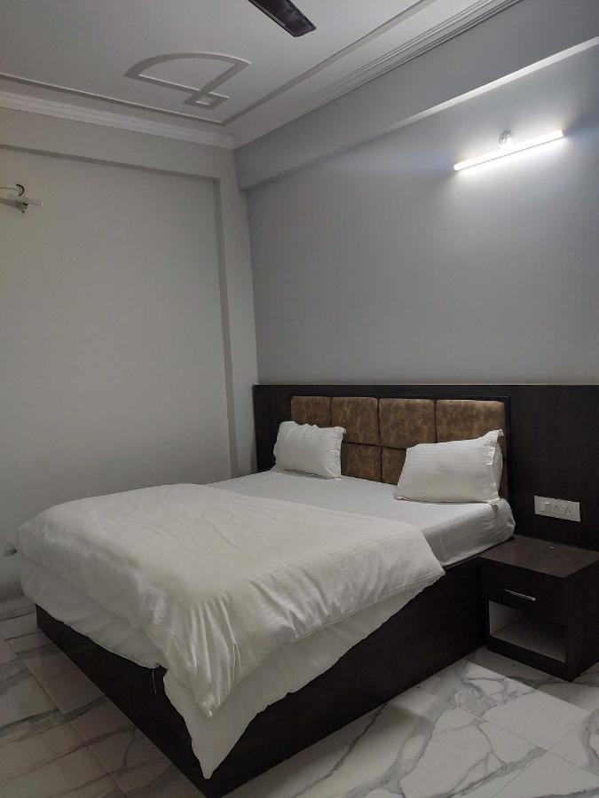 Oyo 92169 Apple Leaf Banquet & Hotel Aligarh Exterior photo